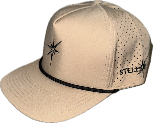 Tan 5 panel rope hat.